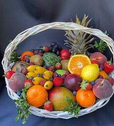 Подарочная корзина №16 с фруктами