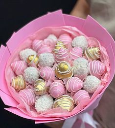 Клубничный букет "Фея Pinky" из клубники в итальянском  шоколаде