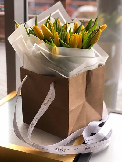 Голландские тюльпаны в крафтовом пакете 2