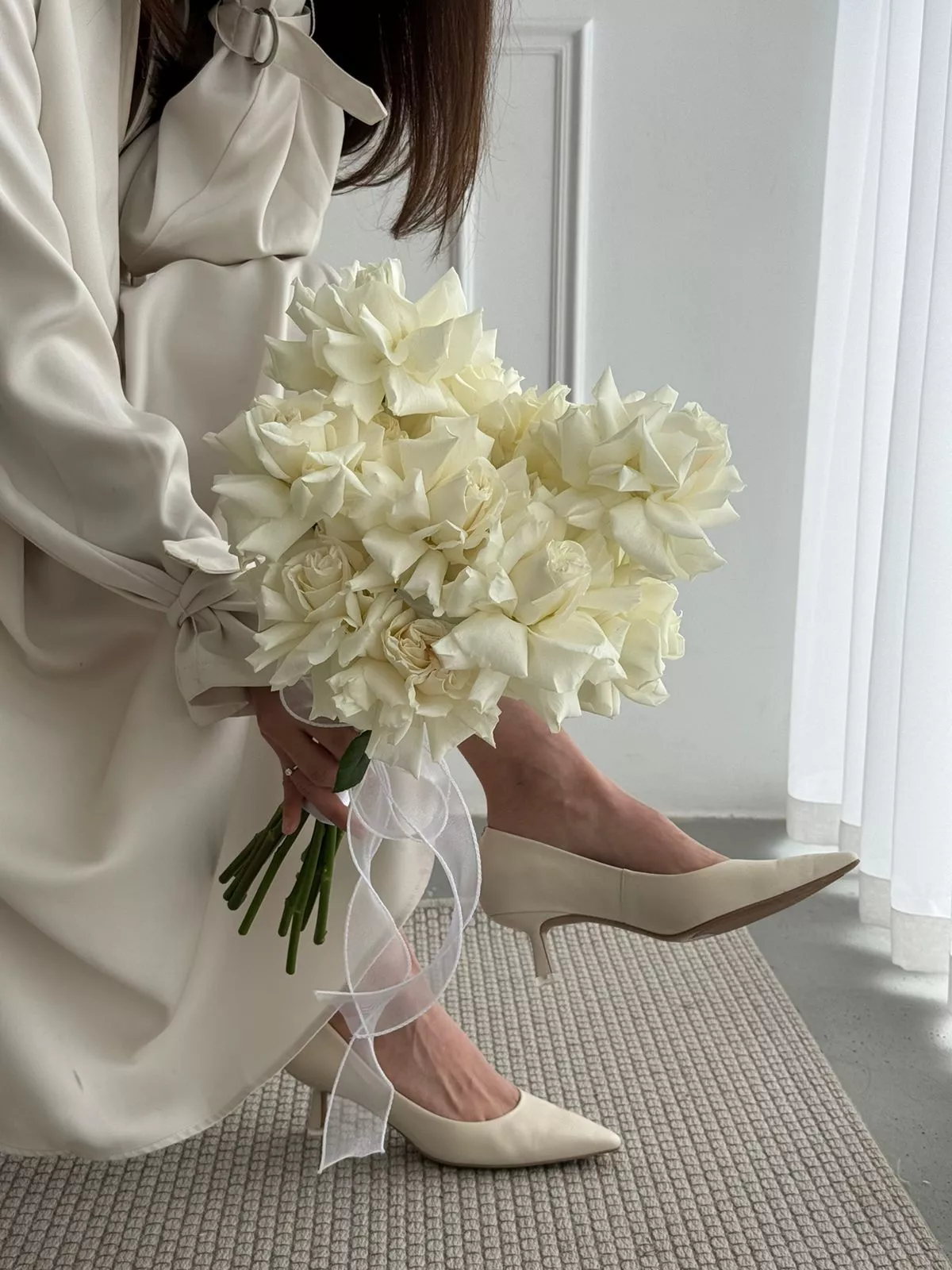 Свадебный букет "Эллария" из белых роз