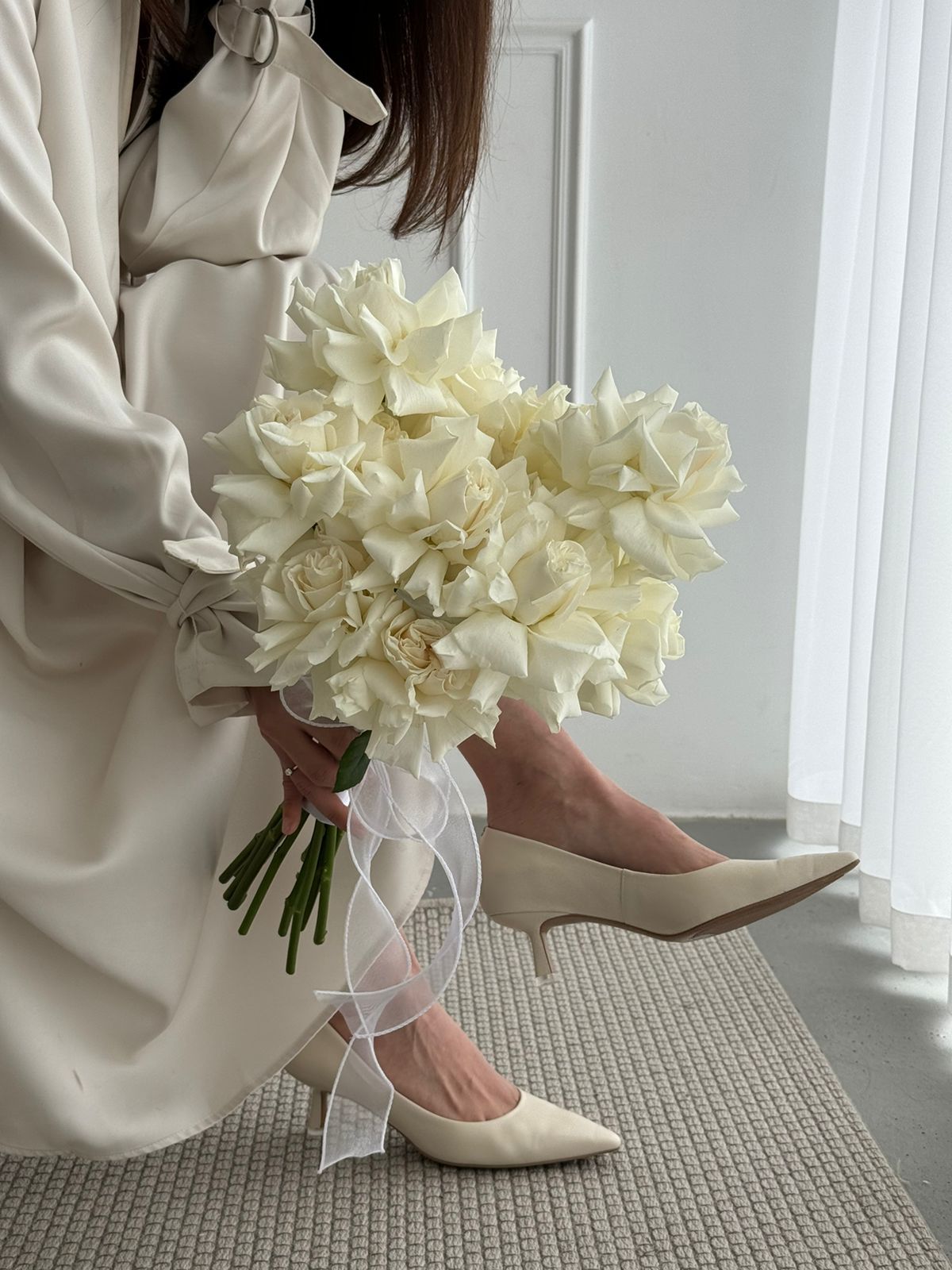 Свадебный букет "Эллария" из белых роз