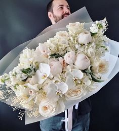 Букет "Orchidea" из гортензий, пионов, роз и орхидеи