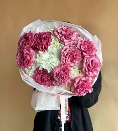 Букет "Elegant Harmony" из гортензий и роз