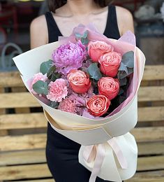 Букет "Summer mood" из роз и пионов