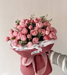 Букет "Пиони Роуз" из пионовидных кустовых роз