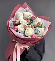 Композиция "Esteban" из роз, тюльпанов и эвкалипта