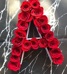 Розы в маленькой букве "А"