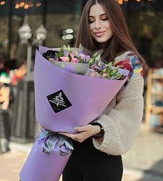 букет "Афродита" из альстромерий и лизиантусов