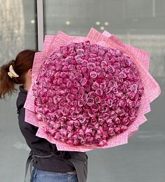 265 роз в фиолетовых тонах