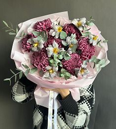 Букет "Хулиганка" из хризантем и тюльпанов