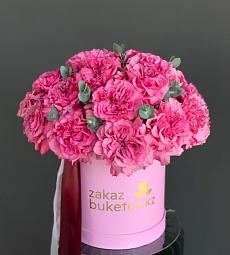 25 роз с эвкалиптом в коробке